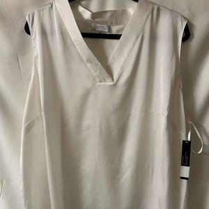 Tahari ASL women’s plus sz vneck slvless blouse -